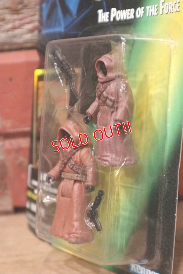画像4: ct-211001-43 STAR WARS / POTF JAWAS with GLOWING EYES AND BLASTER PISTOLS Green Card