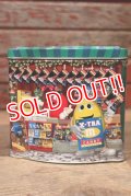ct-220601-01 MARS / M&M's 2001 Christmas Village Series Number 12 Canister Can
