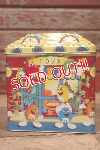 ct-220601-01 MARS / M&M's 1996 Christmas Village Series Number 03 Canister Can