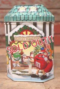 ct-220601-01 MARS / M&M's 1999 Christmas Village Series Number 10 Canister Can