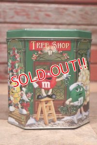 ct-220601-01 MARS / M&M's 2000 Christmas Village Series Number 11 Canister Can