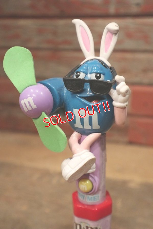 画像2: ct-220601-01 MARS / M&M's 2009 Candy Fan ”Easter Bunny Blue”