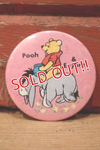 ct-221101-17 Winnie the Pooh & Eeyore / 1970's Pinback