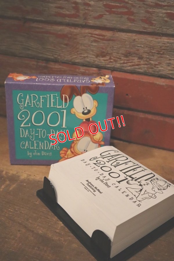 画像1: ct-220901-14 Garfield / 2001 Day to Day Calendar