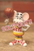 ct-221201-10 Chuck E. Cheeses / 1984 PVC Figure "Basketball"