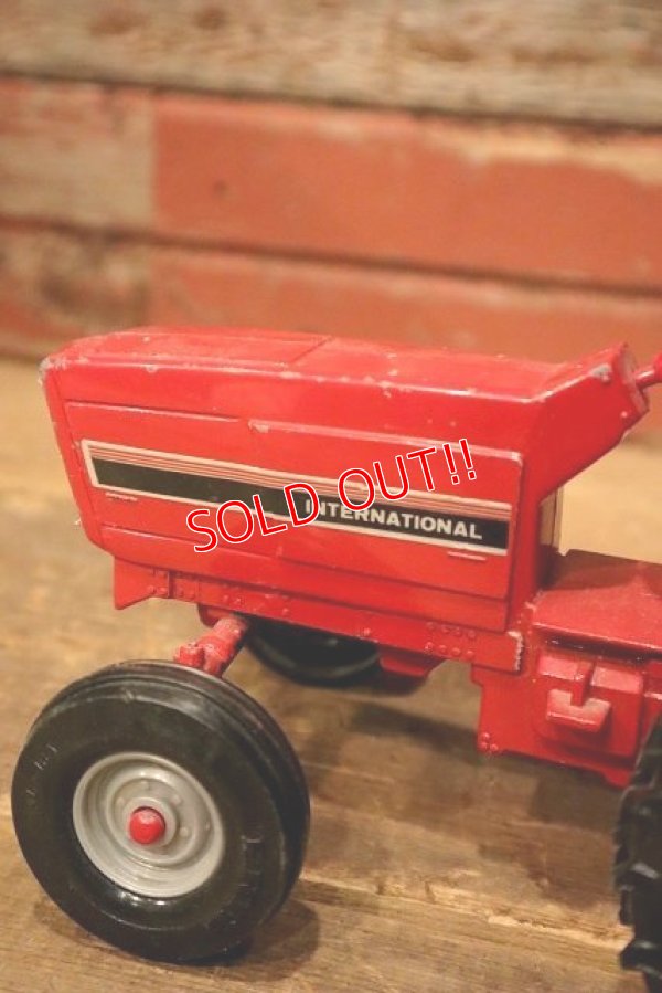 画像3: dp-230101-88 ERTL / 1980's INTERNATIONAL TRACTOR 1/16 Scale Die-Cast Metal