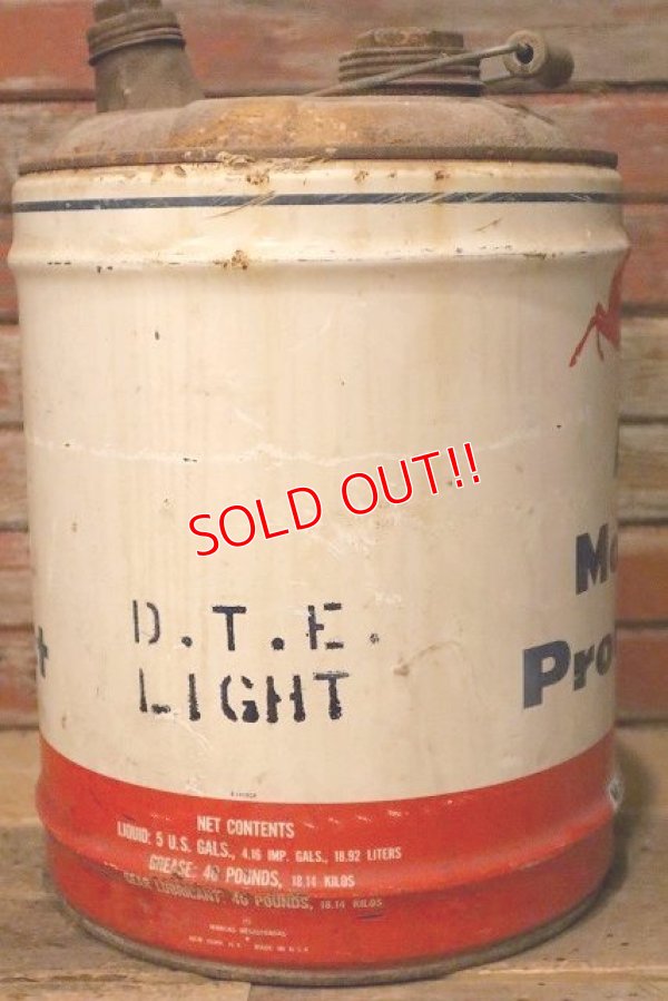 画像4: dp-230101-51 Mobil / 1950's-1960's 5 U.S. GALLONS OIL CAN
