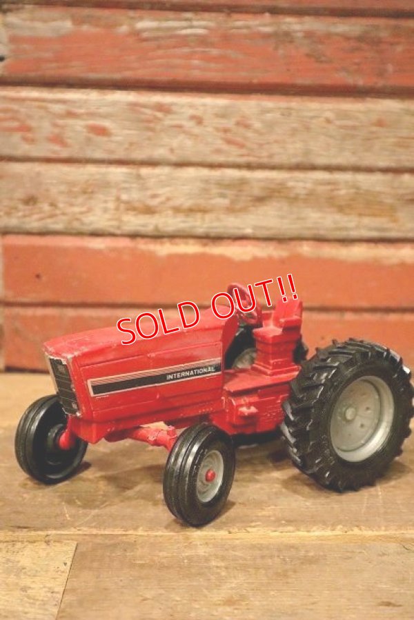 画像1: dp-230101-88 ERTL / 1980's INTERNATIONAL TRACTOR 1/16 Scale Die-Cast Metal