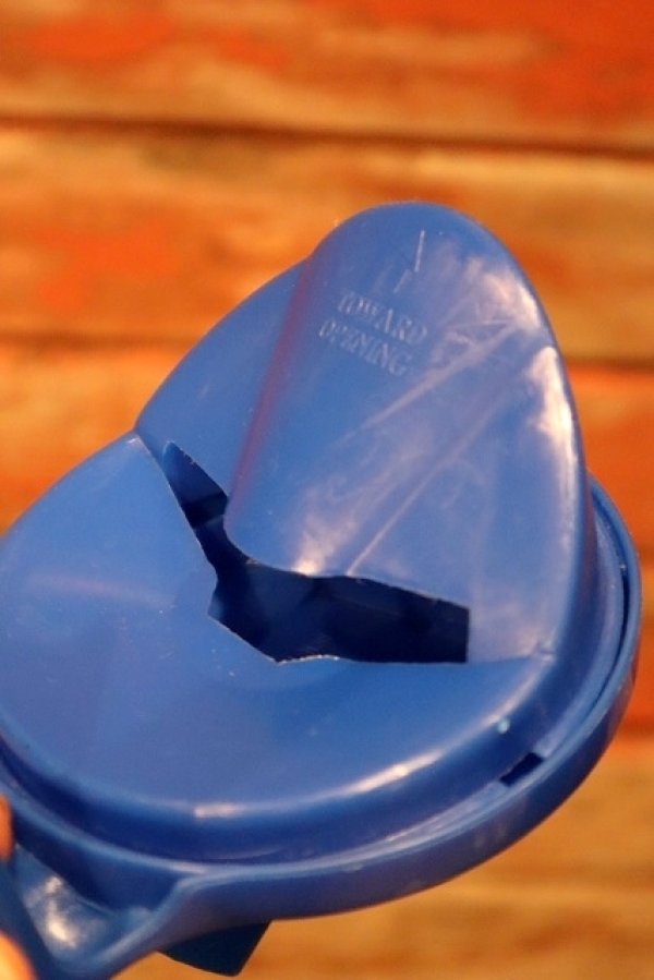 画像8: ct-221201-135 Nestlé / Quik Bunny 1994 Plastic Mug