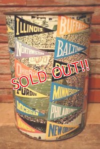 dp-230201-06 College Pennant / 1970's Trash Box