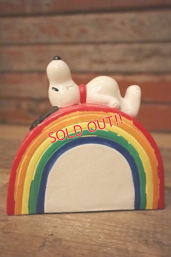 画像1: ct-230201-21 Snoopy / Determined 1970's Coin Bank "Rainbow"