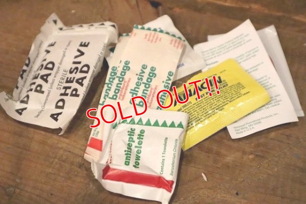 画像7: dp-221201-53 Exxon Mobil / First Aid Capsule Box