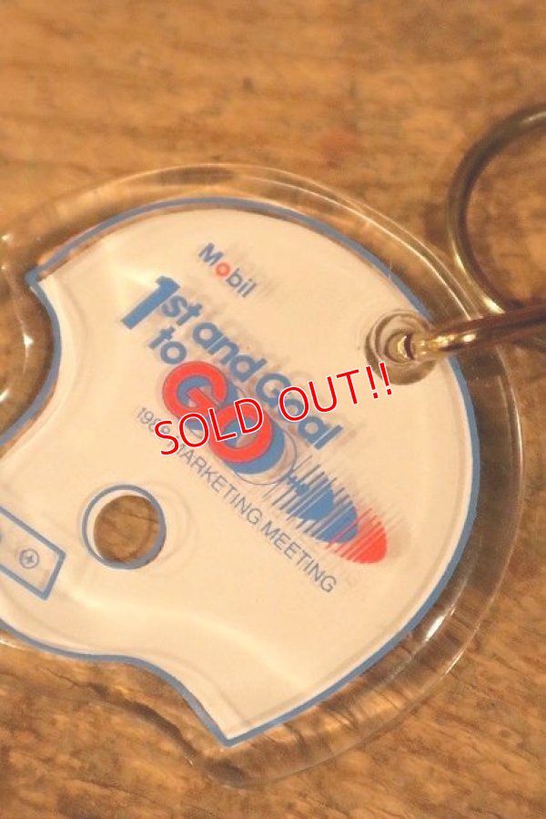 画像2: dp-221201-53 Mobil / 1st and Goal to GO 1988 Plastic Keyring