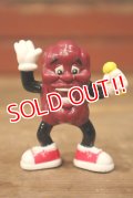 ct-221201-53 California Raisins / 2001 PVC "Red Shoes Singin' Raisin"