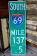 画像1: dp-230101-95 INTERSATE 69 Milepost sign "SOUTH 137.5" (1)