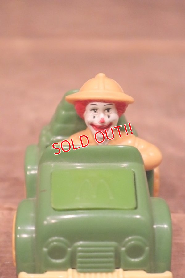 画像2: ct-230301-01 McDonald's / 1996 SAFARI "Ronald In Jeep" Happy Meal Toy