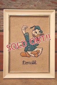 ct-230301-97 Donald Duck / 1960's Embroidered Framed Picture