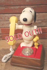 ct-230301-103 Snoopy & Woodstock / 1976 Telephone