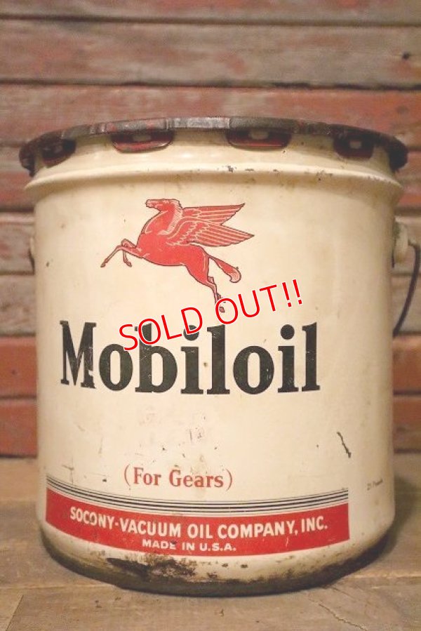 画像1: dp-230401-19 Mobiloil / 1940's-1950's 5 U.S. GALLONS OIL CAN