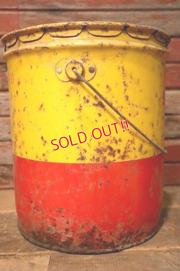 画像5: dp-230401-42 SHELL / 1960's 5 U.S. GALLONS OIL CAN
