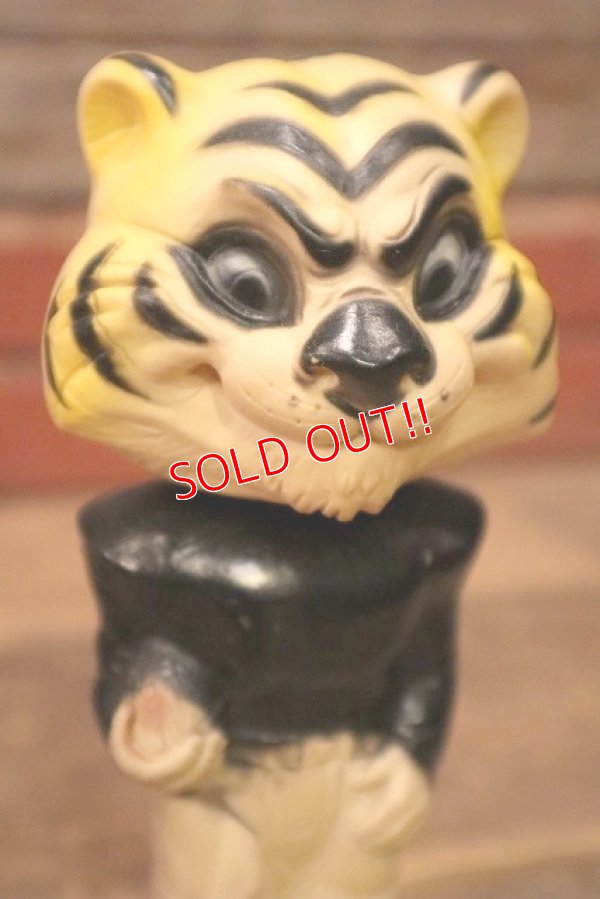 画像2: ct-230414-40 1968 MORO INC. Tigers Football Team Rubber Figure