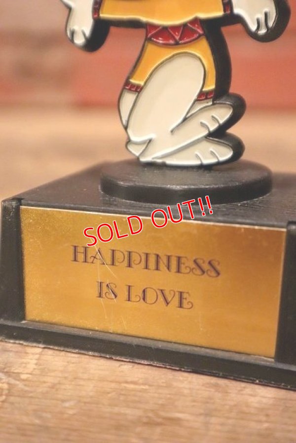 画像3: ct-230301-107 Snoopy / AVIVA 1970's Trophy "Happiness is Love"