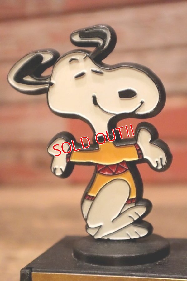 画像2: ct-230301-107 Snoopy / AVIVA 1970's Trophy "Happiness is Love"