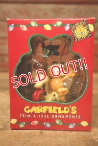 ct-230503-02 Garfield / 1996 TRIM-A-TREE ORNAMENT "Garfield & Odie"