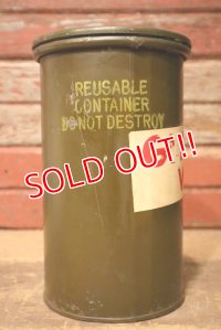 dp-221101-33 1950's-1960's Military Container