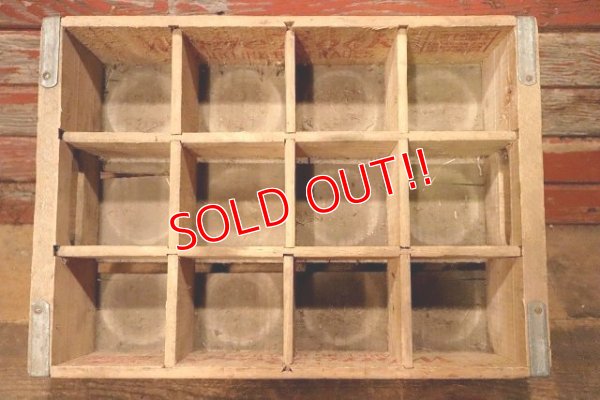 画像7: dp-230401-12 White Rock / Vintage Wood Box