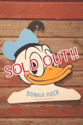 ct-230301-99 Donald Duck / 1970's-1980's Plastic Hanger