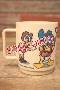 ct-230608-02 Disneyland / Donald & Daisy 1970's Plastic Mug