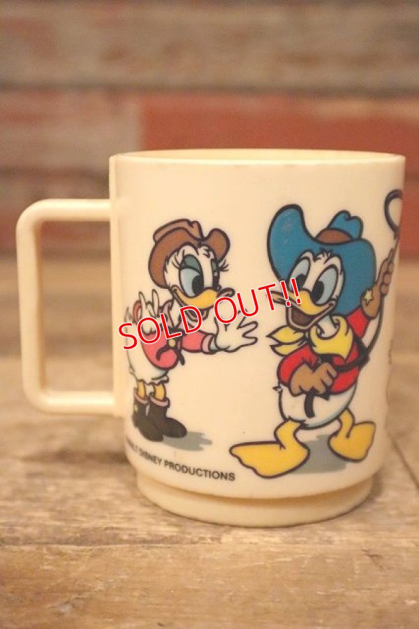 画像1: ct-230608-02 Disneyland / Donald & Daisy 1970's Plastic Mug