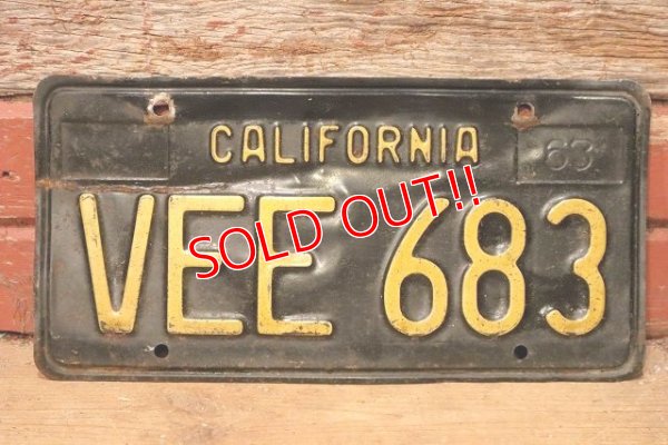 画像1: dp-230724-23 License Plate 1960's CALIFORNIA "VEE 683"