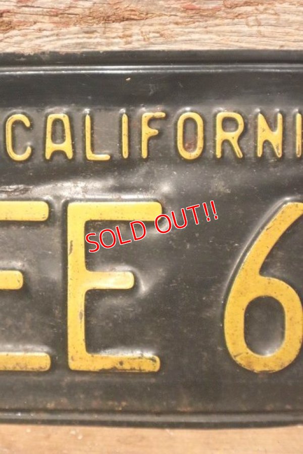 画像3: dp-230724-23 License Plate 1960's CALIFORNIA "VEE 683"