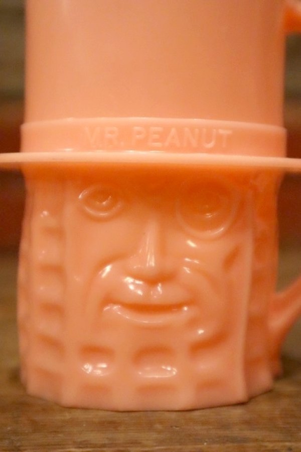 画像2: ct-230809-11 PLANTERS / MR.PEANUT 1950's Plastic Mug (Pink)