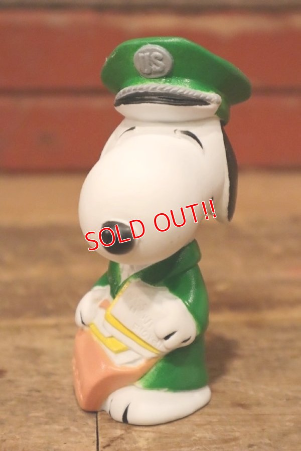 画像2: ct-230801-20 Snoopy / Danara 1970's-1980's Squeaky Toy "Postman"