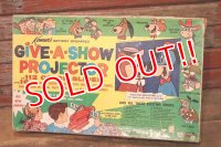 ct-230701-19 Hanna-Barbera Characters / Kenner 1961 Give a Show Projecter