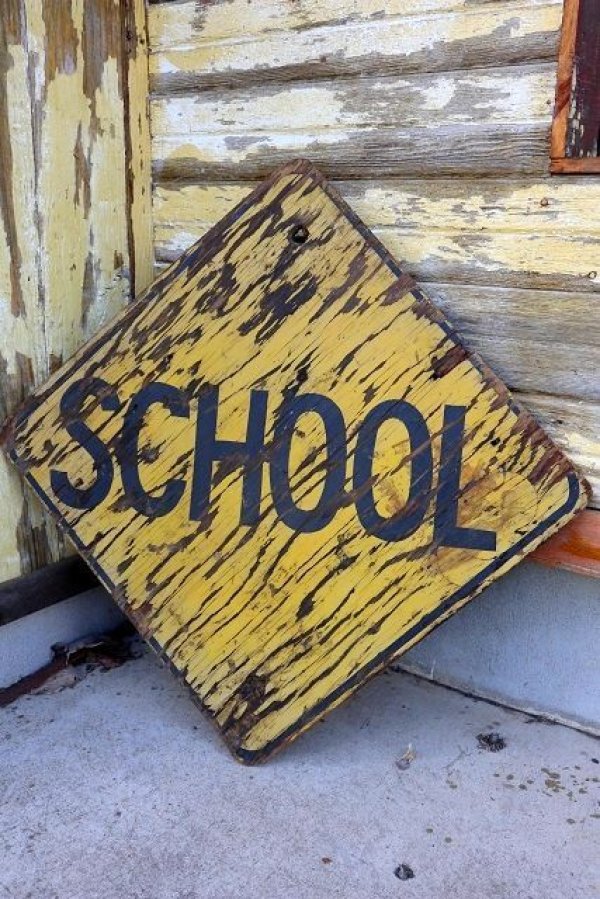 画像1: dp-230301-129 Wooden Road Sign "SCHOOL"