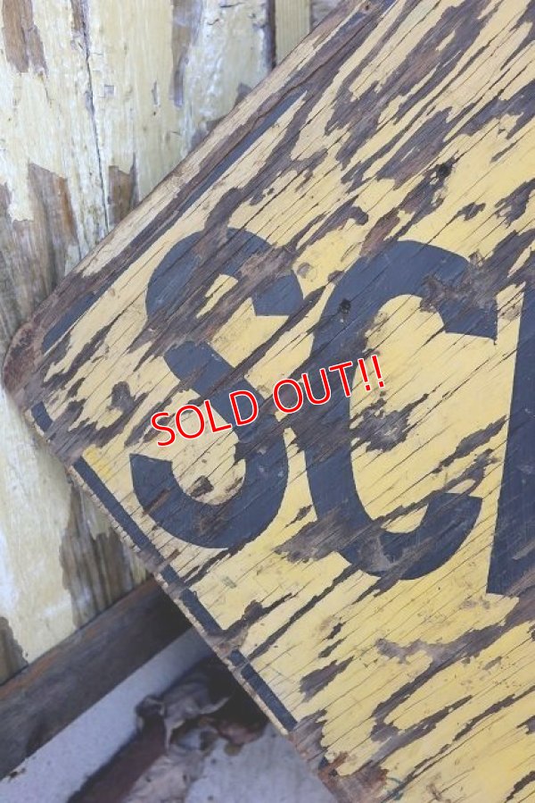 画像2: dp-230301-129 Wooden Road Sign "SCHOOL"