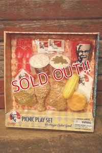 dp-230809-31 KFC / 2004 Picnic Play Set