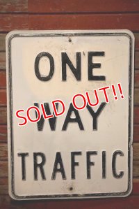 dp-230901-139 Road Sign / ONE WAY TRAFFIC