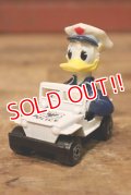 ct-230901-11 Donald Duck / MATCHBOX 1979 Die-Cast Metal Car 