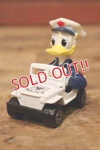 ct-230901-11 Donald Duck / MATCHBOX 1979 Die-Cast Metal Car 