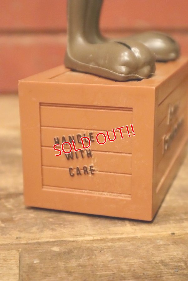 画像6: ct-231001-31 Wile E. Coyote / DAKIN 1968 Figure & Coin Bank