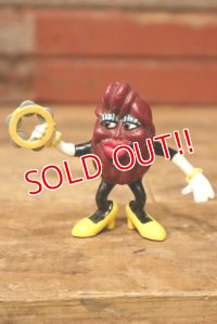 ct-231001-52 The California Raisins / 1988 PVC Figure "Yellow Shoes Female w/tambourine"