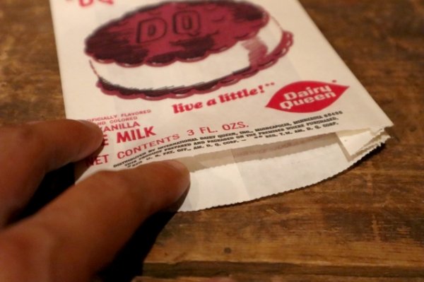 画像4: dp-231001-26 Dairy Queen / 1960's "DQ" Sandwich Paper Bag (A)