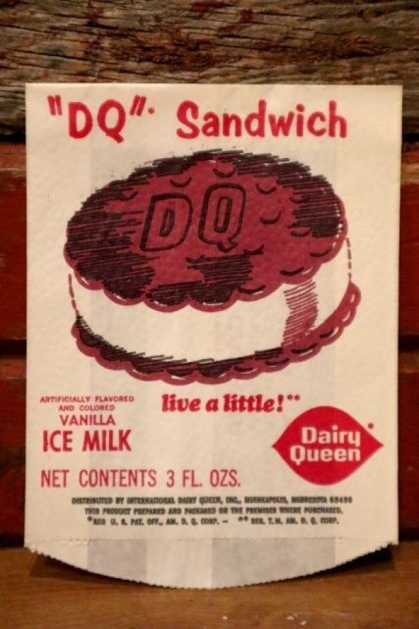 画像1: dp-231001-26 Dairy Queen / 1960's "DQ" Sandwich Paper Bag (A)