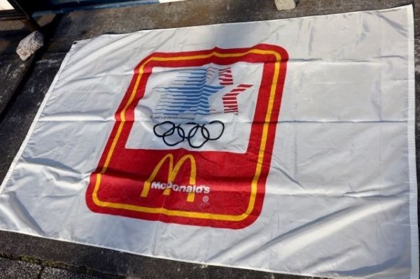 画像1: dp-231101-26 McDonald's / 1980's Los Angels Olympic Nylon Flag