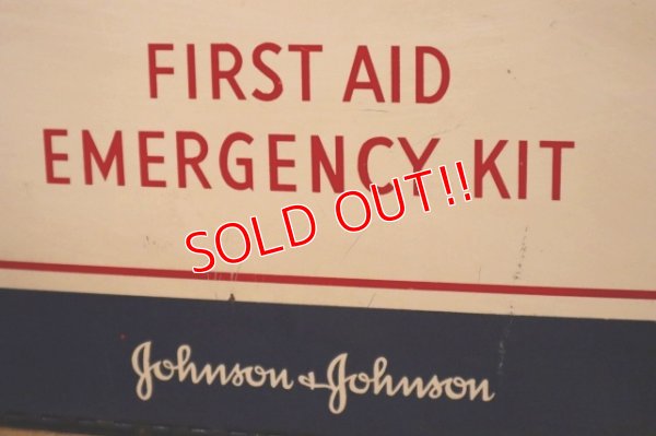 画像2: dp-231201-04 Johnson & Johnson / 1960's-1970's FIRST AID EMERGENCY KIT BOX